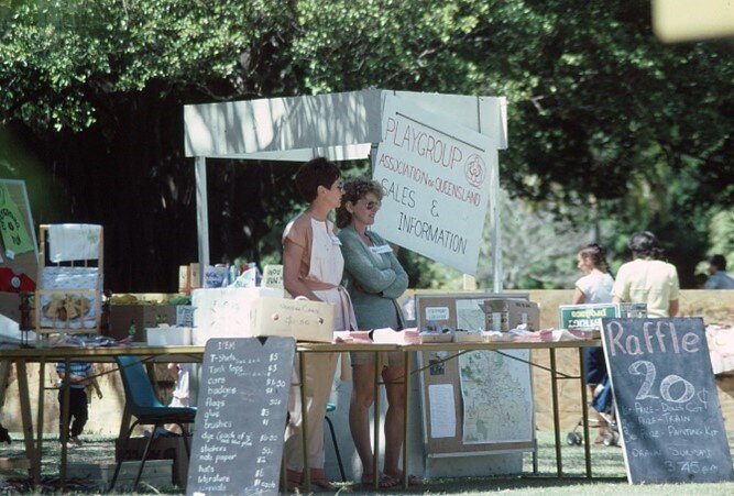 1983 Alison Huth and Chris Kitchen at Warrana - Chris in white, Alison in Green